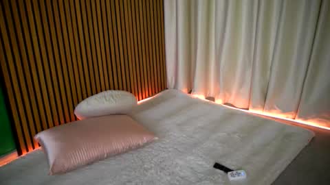 Julia online show from February 6, 8:50 am