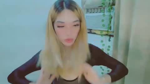 LIAN online show from September 28, 6:24 pm