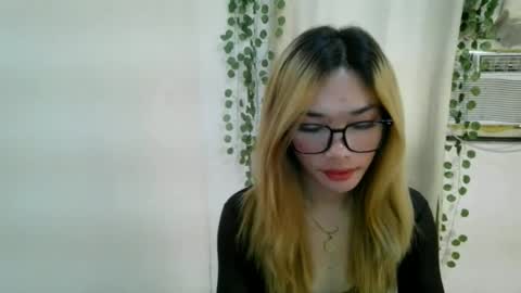 LIAN online show from October 12, 4:59 am