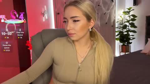 Emma online show from November 1, 1:32 am