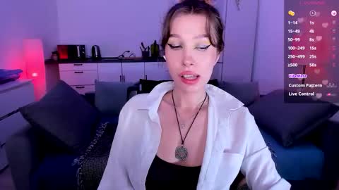 Snapshot of ohmymiami_ chatting on October 9, 9:52 pm Light online show from October 9, 9:52 pm