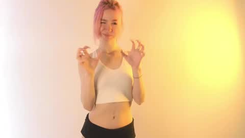 Emi and Ohpi online show from April 25, 1:41 pm