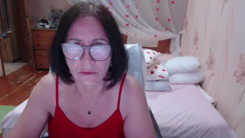 Snapshot of olgahottie chatting on September 18, 12:15 pm OlgaHottie online show from September 18, 12:15 pm