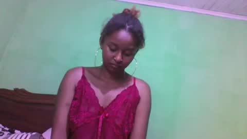 Snapshot of olinah610 chatting on October 24, 9:22 pm olinah610 online show from October 24, 9:22 pm