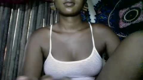 olinah610 online show from April 1, 8:48 am