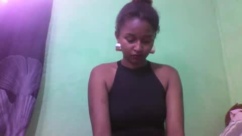 Snapshot of olinah610 chatting on October 30, 7:55 am olinah610 online show from October 30, 7:55 am