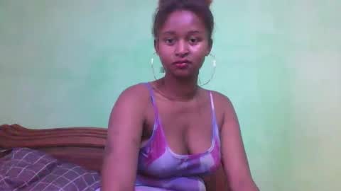 Snapshot of olinah610 chatting on October 26, 8:10 am olinah610 online show from October 26, 8:10 am