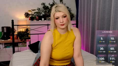 OliSunny Olivia online show from January 14, 2:19 am