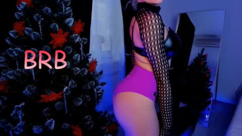 Snapshot of oliva_candy chatting on January 17, 3:12 am oliva_candy online show from January 17, 3:12 am