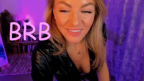 Snapshot of oliva_candy chatting on October 2, 8:03 pm oliva_candy online show from October 2, 8:03 pm