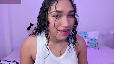 Snapshot of olivia_fx chatting on February 8, 11:57 pm Maria online show from February 8, 11:57 pm