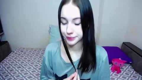 olivia_graceee online show from January 15, 9:26 am