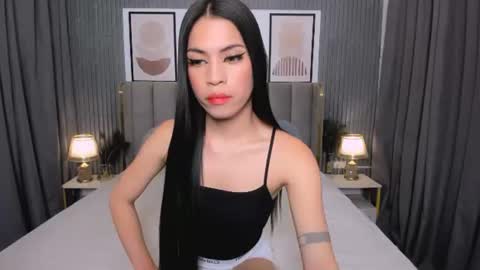 olivia_hotcummer online show from July 7, 5:43 am