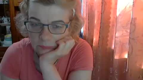 Olivia Mia online show from May 24, 3:22 pm