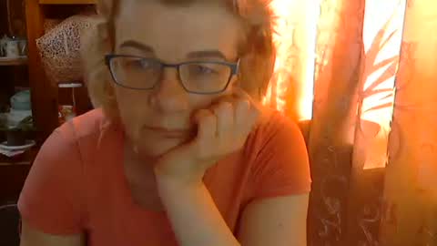Olivia Mia online show from May 22, 2:48 pm