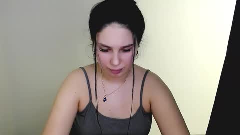 Olivia online show from March 19, 9:30 pm