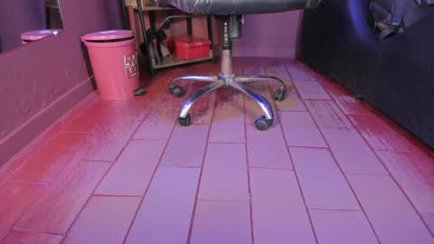   online show from March 8, 1:12 pm