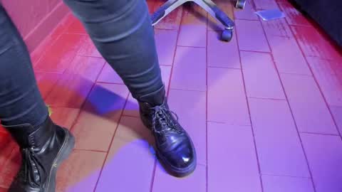   online show from March 9, 1:15 pm