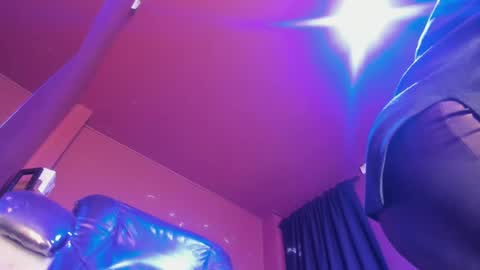   online show from February 10, 12:50 pm