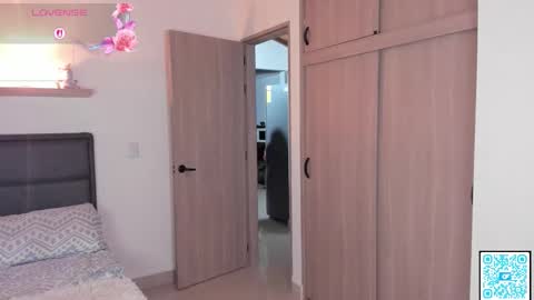 Snapshot of olivia_wiston chatting on September 18, 12:09 am Olivia 40 off online show from September 18, 12:09 am