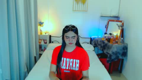 olivia_xxo online show from August 6, 3:30 pm