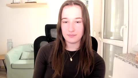 Oliwiaa2004 online show from March 1, 10:10 pm