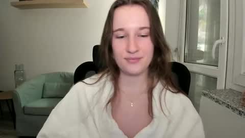 Oliwiaa2004 online show from January 26, 11:08 pm