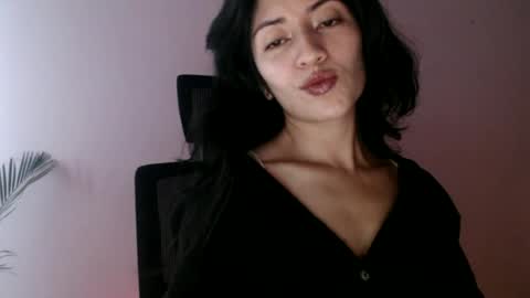 oliviaaa__ online show from July 27, 4:26 pm