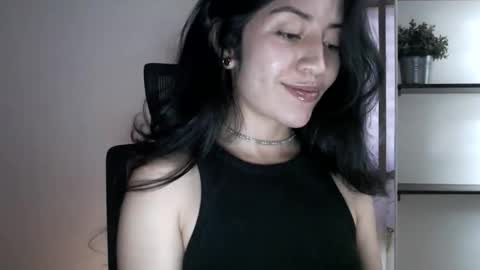 Snapshot of oliviaaa__ chatting on October 19, 8:22 pm oliviaaa__ online show from October 19, 8:22 pm