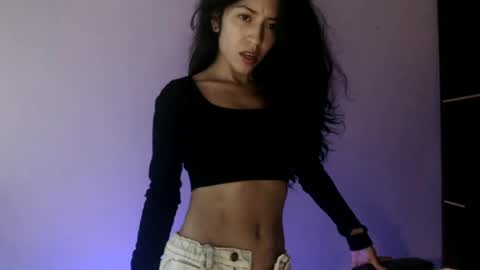 oliviaaa__ online show from June 11, 5:43 pm