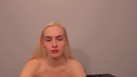 oliviaBeauty online show from March 22, 8:04 pm