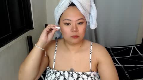 olivia hollywood online show from February 9, 5:43 pm