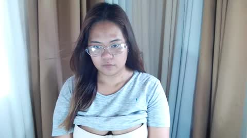 olivia hollywood online show from April 22, 5:15 am