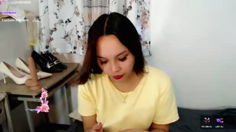 oliviahutton online show from July 29, 7:30 am