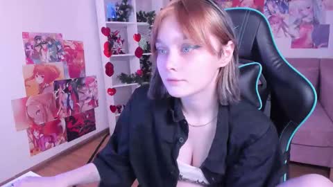 OliviaLaurens online show from December 16, 2:45 pm