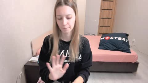 Snapshot of olivialukas chatting on December 18, 5:42 pm OliviaLukas online show from December 18, 5:42 pm