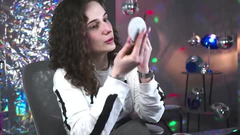 Liv online show from March 29, 6:07 pm