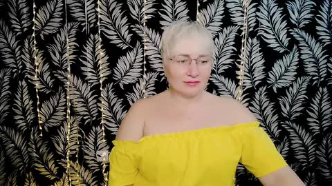 Kelly online show from April 4, 10:36 am