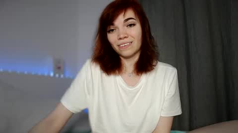 Snapshot of olivka_flower chatting on February 19, 7:05 pm Angelina Lina online show from February 19, 7:05 pm