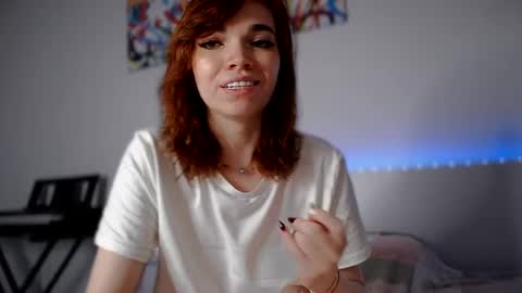 Snapshot of olivka_flower chatting on January 28, 6:49 pm Angelina Lina online show from January 28, 6:49 pm
