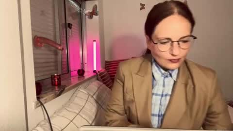 The cutest model on this site online show from June 11, 1:19 pm