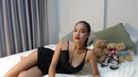 Snapshot of onlylilypeach chatting on February 28, 7:37 am Lily Peach - online show from February 28, 7:37 am