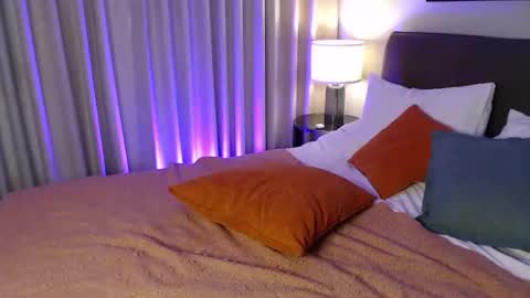 Snapshot of onlylilypeach chatting on September 27, 1:24 am Lily Peach - online show from September 27, 1:24 am