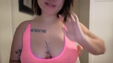 Miss Girly online show from April 12, 9:12 am