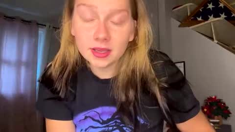 oohlarae22 online show from July 23, 11:18 am