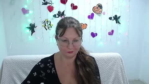 Snapshot of oovanessahotts chatting on February 19, 4:33 pm Vanessa online show from February 19, 4:33 pm