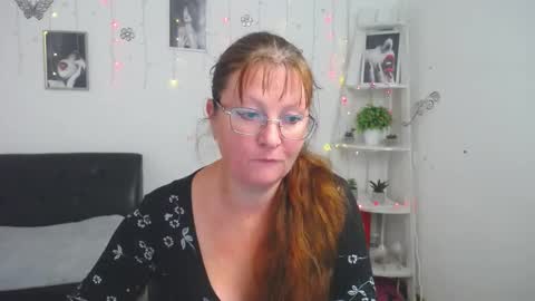 Snapshot of oovanessahotts chatting on October 4, 7:36 am Vanessa online show from October 4, 7:36 am