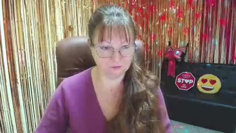 Snapshot of oovanessahotts chatting on October 15, 5:43 am Vanessa online show from October 15, 5:43 am