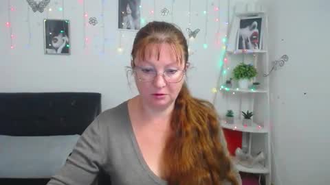 Snapshot of oovanessahotts chatting on September 26, 5:27 am Vanessa online show from September 26, 5:27 am