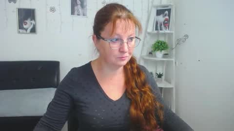 Snapshot of oovanessahotts chatting on September 15, 5:05 am Vanessa online show from September 15, 5:05 am